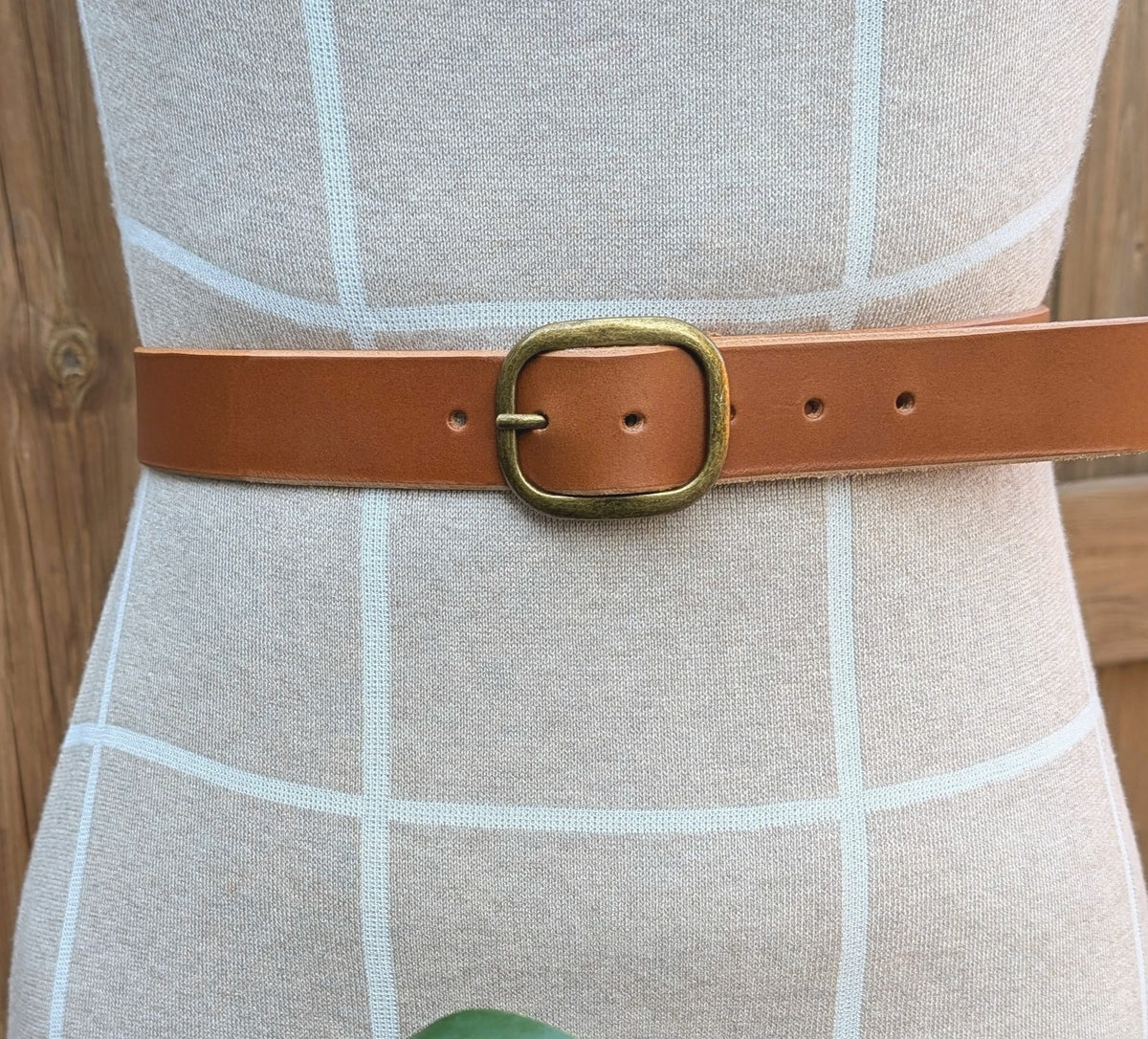 Oval Buckle Belt - Black with Antique Brass