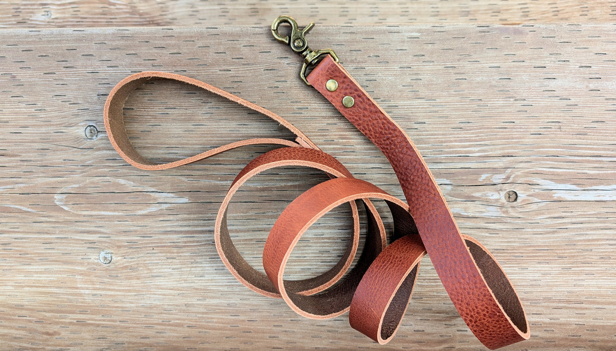Full Grain Leather Dog Leash – 5 ft - Black with Nickle