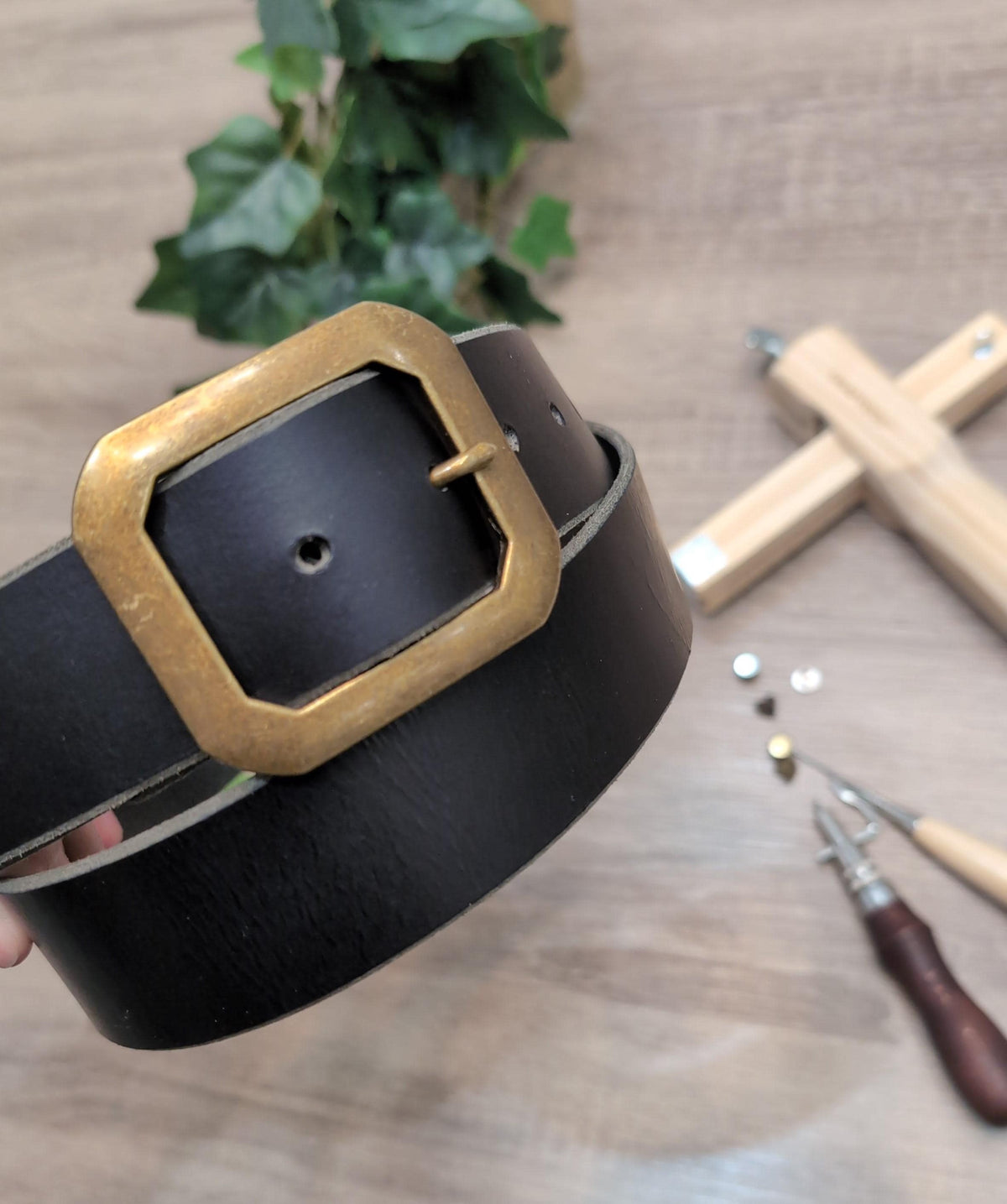 Statement Buckle Leather Belt - Espresso With Antique Brass